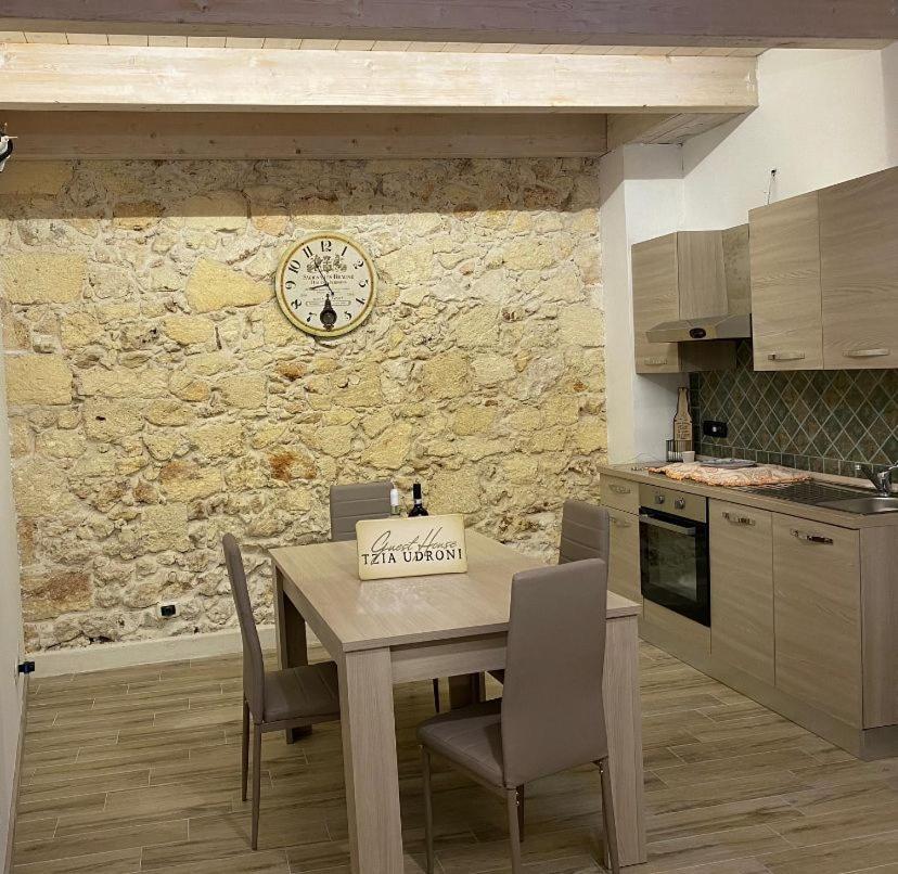Guest House Tzia Udroni Ossi Экстерьер фото